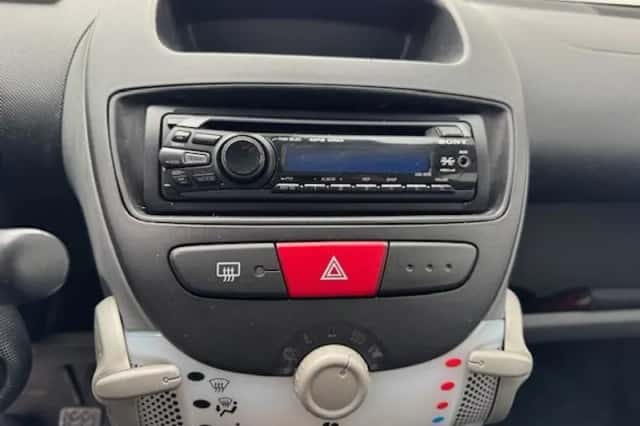 Citroën C1 (2010) thumbnail 3