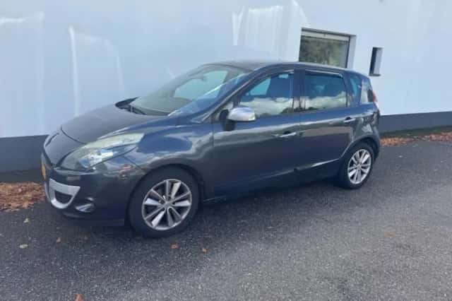 Renault Scénic (2012) thumbnail 1