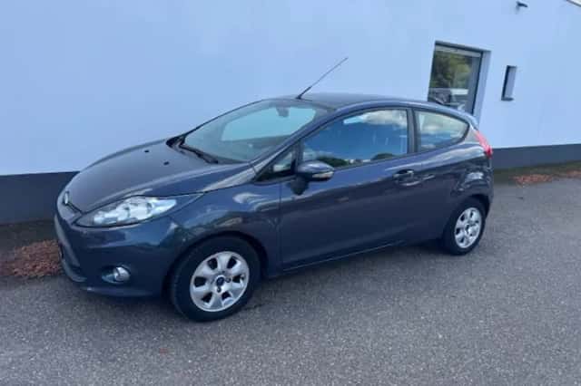 Ford Fiesta (2012) thumbnail 1