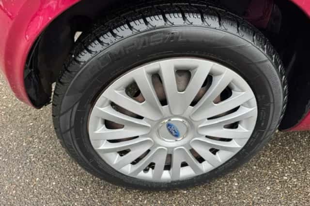 Ford Ka (2010) thumbnail 2