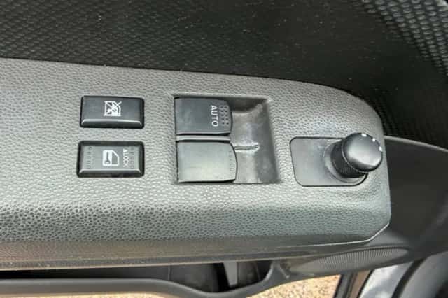 Opel Agila (2010) thumbnail 6