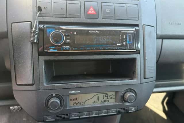 Volkswagen Polo (2003) thumbnail 2