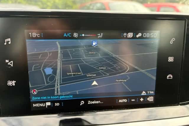 Peugeot 2008 (2022) thumbnail 2