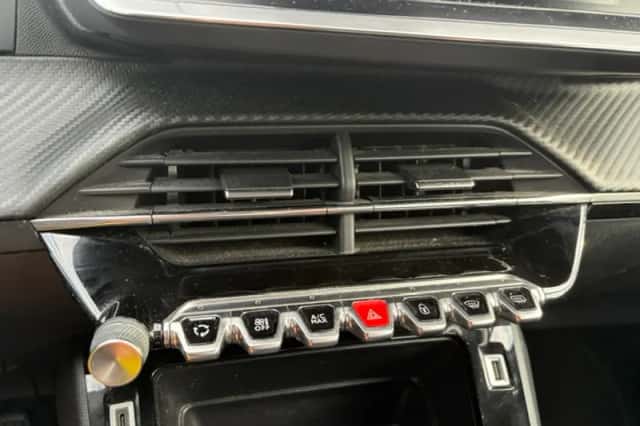 Peugeot 2008 (2022) thumbnail 5