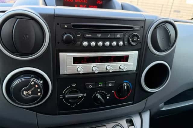 Peugeot Partner (2014) thumbnail 3