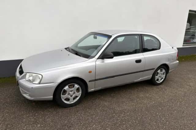 Hyundai Accent (2002) thumbnail 1