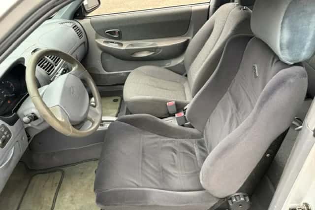 Hyundai Accent (2002) thumbnail 3