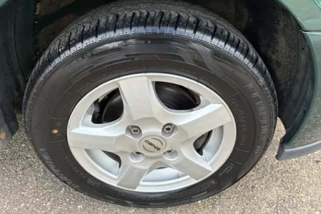 Volkswagen Polo (1999) thumbnail 2