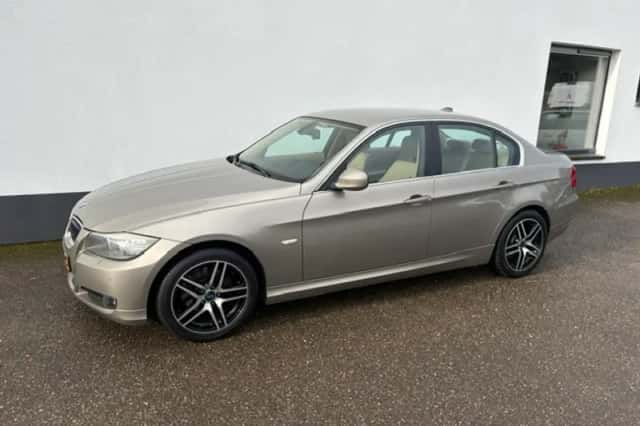 BMW 3-Serie (2010) thumbnail 1