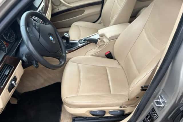 BMW 3-Serie (2010) thumbnail 3