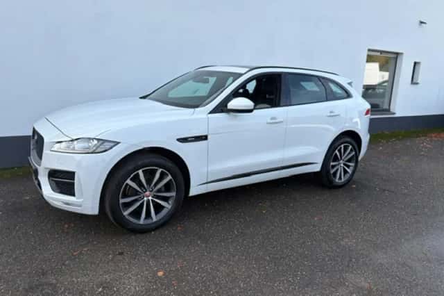 Jaguar F-Pace (2017) thumbnail 1