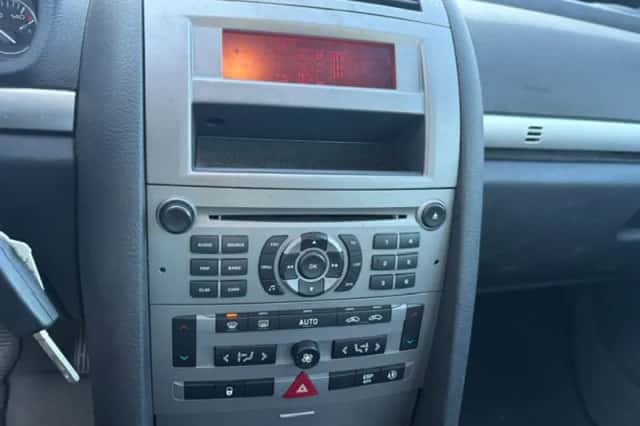 Peugeot 407 (2005) thumbnail 3