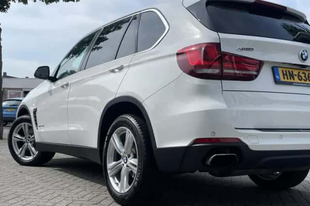 BMW X5 (2015) thumbnail 5