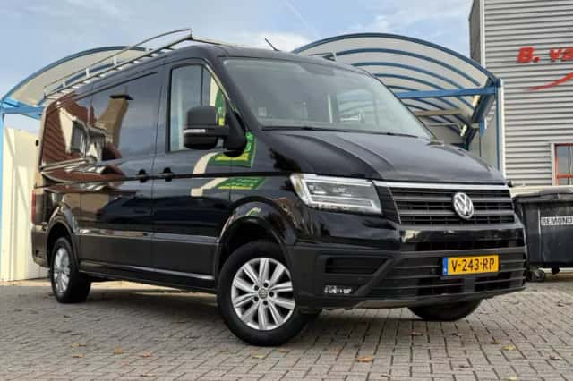 Volkswagen Crafter (2018) thumbnail 2
