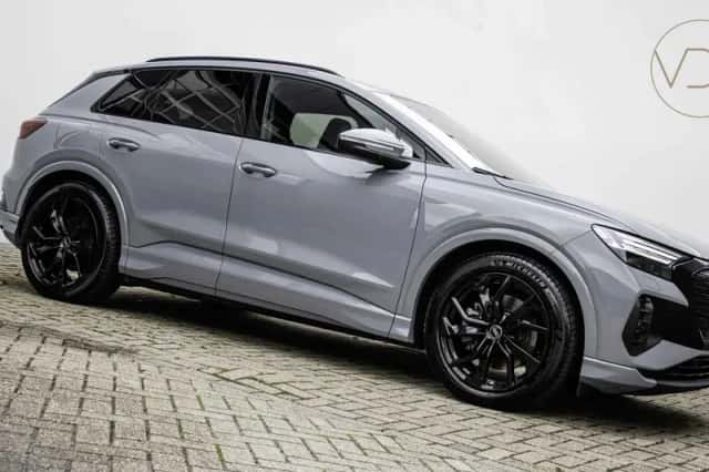 Audi Q4 e-tron (2022) thumbnail 3