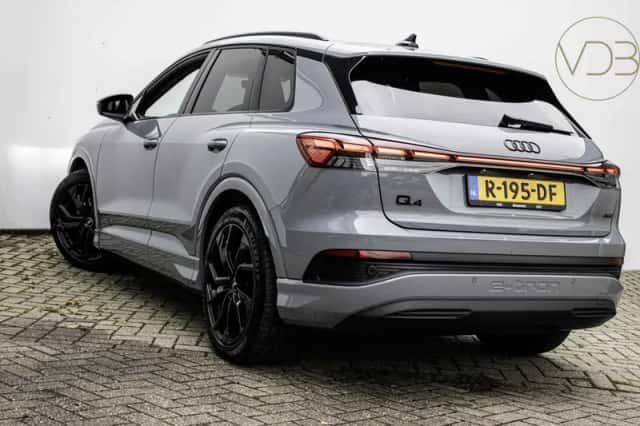 Audi Q4 e-tron (2022) thumbnail 4