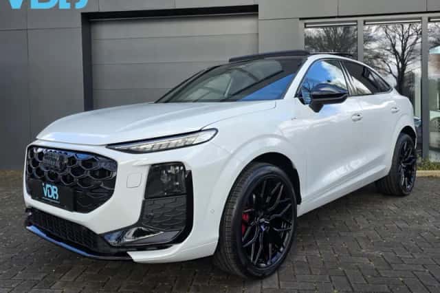 Audi Q3 Sportback (2025) thumbnail 1
