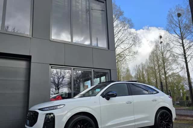 Audi Q3 Sportback (2025) thumbnail 2