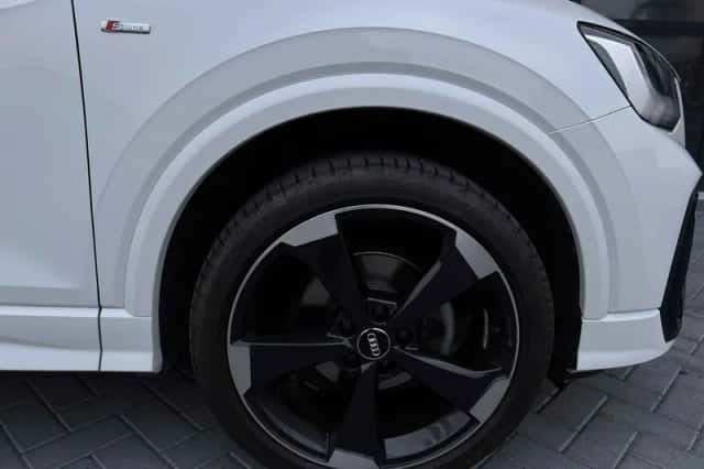Audi Q2 (2021) thumbnail 6