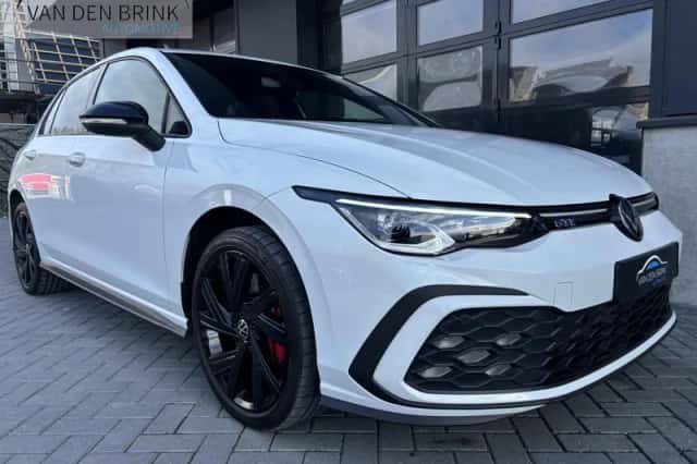Volkswagen Golf (2022) thumbnail 1