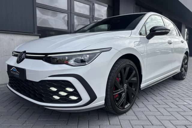 Volkswagen Golf (2022) thumbnail 5