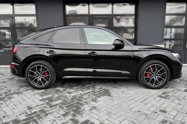 Audi Q5 Sportback (2021) thumbnail 2
