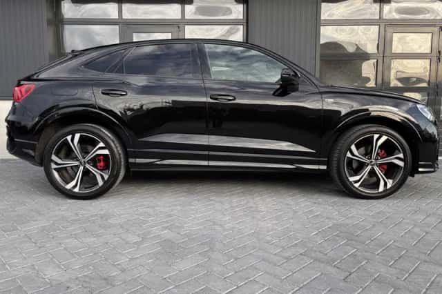 Audi Q3 Sportback (2022) thumbnail 2