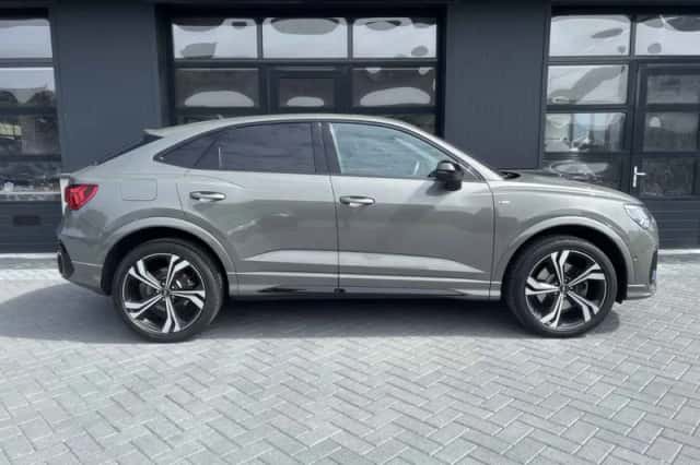 Audi Q3 Sportback (2023) thumbnail 2