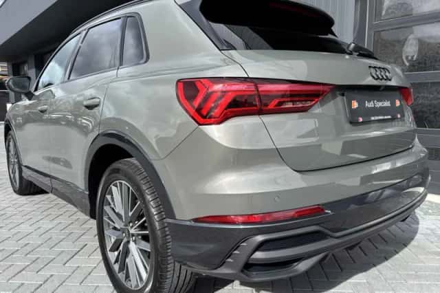 Audi Q3 (2023) thumbnail 3