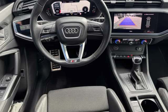 Audi Q3 (2023) thumbnail 6