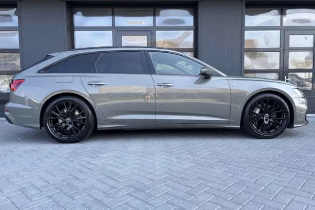 Audi A6 (2023) thumbnail 2
