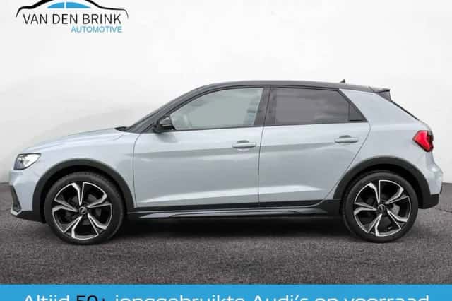 Audi A1 Allstreet (2023) thumbnail 2