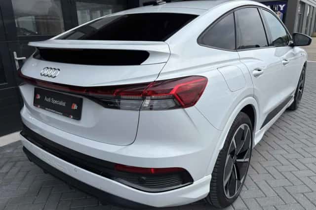 Audi Q4 e-tron (2023) thumbnail 3