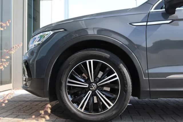 Volkswagen Tiguan (2021) thumbnail 2