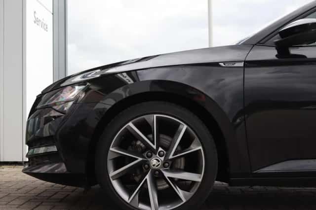 Škoda Superb (2021) thumbnail 2
