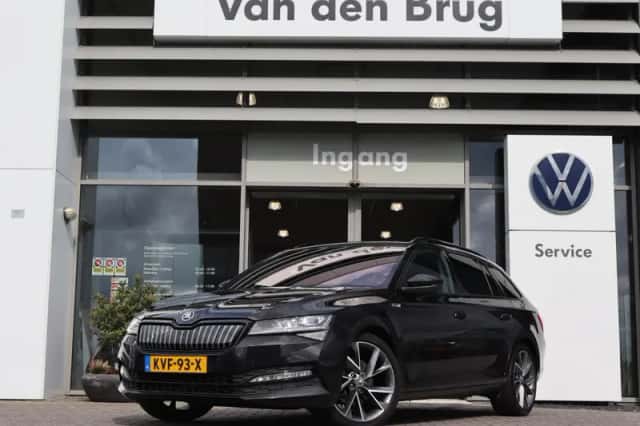 Škoda Superb (2021) thumbnail 3