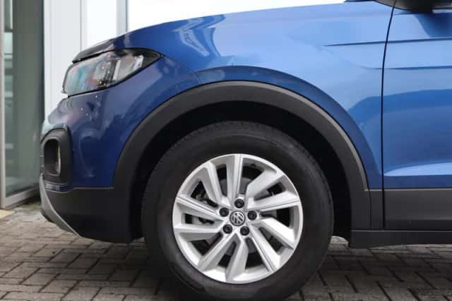 Volkswagen T-Cross (2019) thumbnail 2
