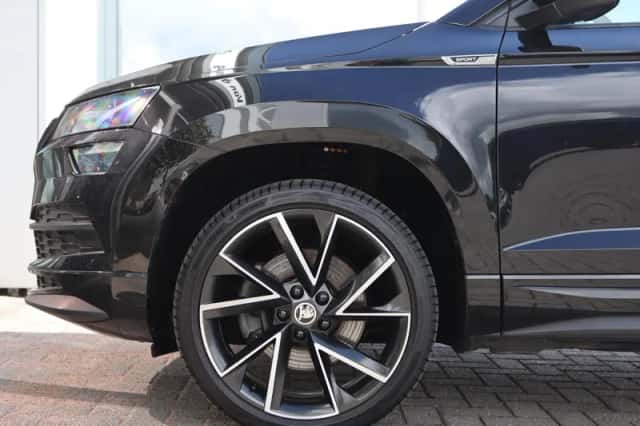 Škoda Karoq (2021) thumbnail 2