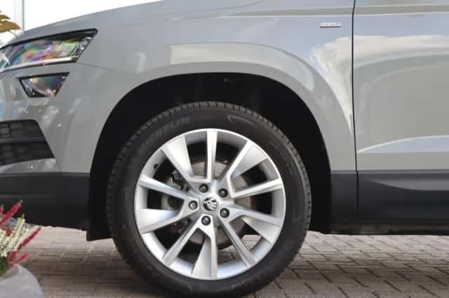 Škoda Karoq (2021) thumbnail 2