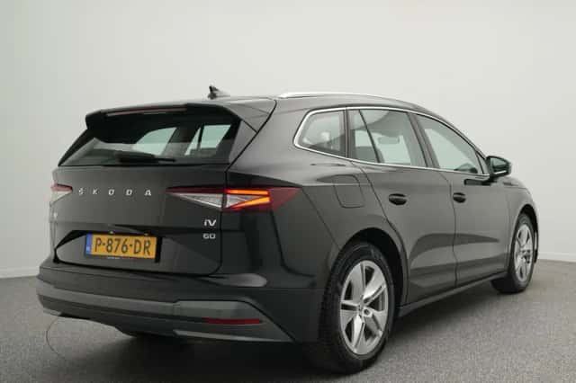 Škoda Enyaq (2022) thumbnail 3