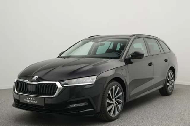 Škoda Octavia (2023) thumbnail 1