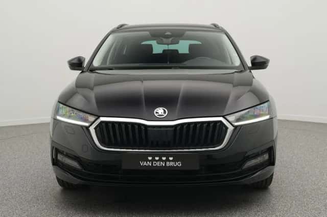 Škoda Octavia (2023) thumbnail 5