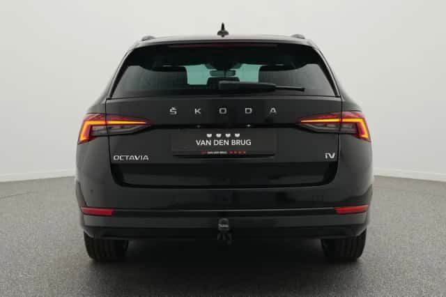 Škoda Octavia (2023) thumbnail 6