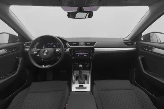 Škoda Superb (2022) thumbnail 3