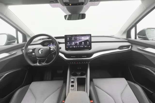 Škoda Enyaq (2022) thumbnail 3