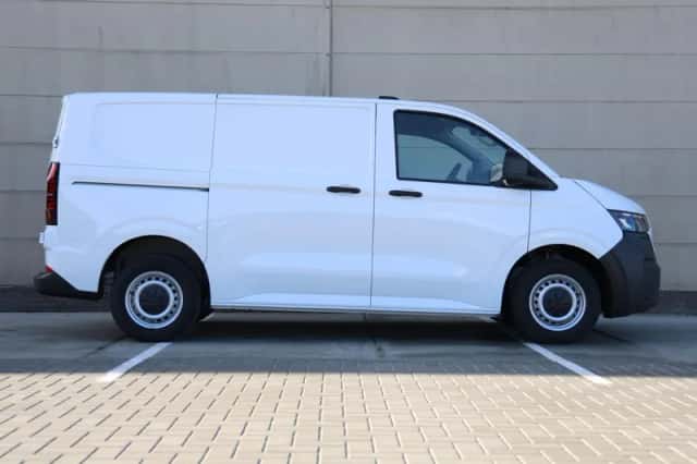 Volkswagen E-Transporter (2026) thumbnail 2