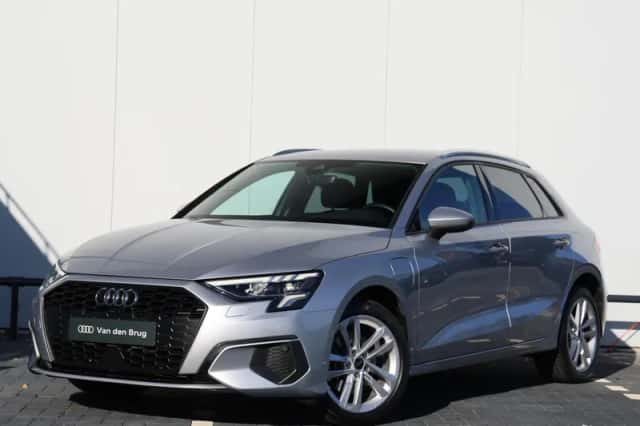 Audi A3 (2024) thumbnail 1