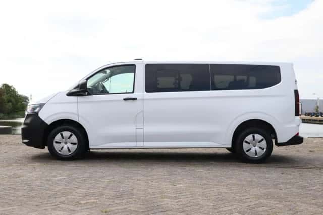 Volkswagen E-Transporter (2026) thumbnail 2