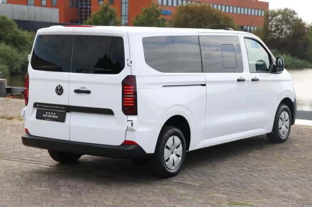 Volkswagen E-Transporter (2026) thumbnail 5