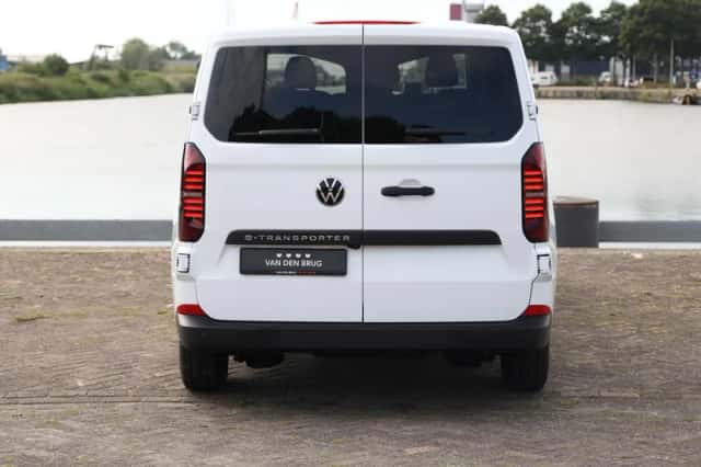 Volkswagen E-Transporter (2026) thumbnail 6